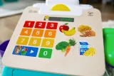Игрушка деревянная Baby Einstein Hape Magic Touch Cash Register интерактивная касса, 1 шт 9 m+ — фото 3