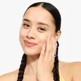Крем тонирующий солнцезащитный Clinique Sun UV Solutions Brightening Tinted Sunscream SPF50, выравнивающий тон, 40 мл, оттенок 01 Light — фото 2