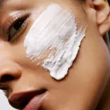 Пилинг для лица Darphin Age-Defying Dermabrasion Cleanser очищающий, отшелушивающий, с маслом ши, 50 мл — фото 2