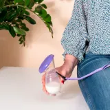 Молокоотсос ручной Lansinoh Breastfeeding Breastmilk Collector для поездок, 1 шт — фото 8