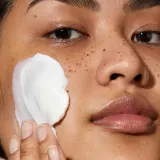 Очищающий крем для лица Omorovicza Queen Cleanser с маслом бурачника, увлажняющий, 150 мл — фото 5