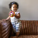 Прорезыватель для зубов Baby Einstein Bendy Ball в форме мяча, для малышей, 1 шт 3 m+ — фото 7