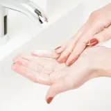 Набор эмульсий для умывания CeraVe Hydrating Cleanser очищающих, для нормальной и сухой кожи, 2 шт. по 473 мл — фото 4