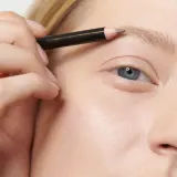 Карандаш для бровей Dr. Hauschka Make-Up Eyebrow Definer со щёточкой, для формы бровей, 1,05 г, оттенок 01 light brown — фото 3