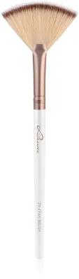 Кисть веерная для лица Luvia Cosmetics Elegance Fan Brush для пудровых средств, с синтетическим ворсом, 1 шт 211