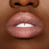 Помада для губ MAC Cosmetics Lustreglass Sheer-Shine Lipstick кремовая, увлажняющая, 3,5 г, оттенок Not Humble, Just Bragging — фото 4