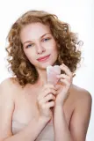 Набор для массажа лица и шеи PALSAR7 Massage Roller and Guasha Rose Quartz, подарочный, розовый — фото 2