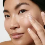 Корректор для лица Dr. Hauschka Make-Up Concealer маскирующий, среднего покрытия, 2,5 мл, оттенок 02 chestnut — фото 3