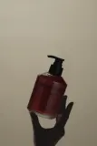 Жидкое мыло для рук KUNDAL Objet Exfoliating Waterfull Hand Wash с отшелушивающим действием, 380 мл z zapachem Crushed Cherry — фото 7