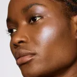 Хайлайтер для лица MAC Cosmetics Glow Play Bouncy Highlighter со светоотражающими пигментами, 7,5 г, оттенок Wind Chill — фото 5
