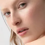 Пудра для лица Dr. Hauschka Make-Up Colour Correcting Powder корректирующая, прозрачная, 8 г, оттенок 01 activating — фото 3