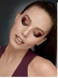 Палетка теней для век Maybelline New York The Burgundy Bar Palette — фото 3