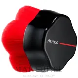 Универсальная кисть Shiseido Hanatsubaki Hake Polishing Face Brush для пудры и основы — фото 2