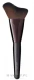 Кисть для хайлайтера Laura Mercier Glow Powder Brush спрофилированная — фото 1