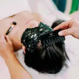Гребень для массажа кожи головы из обсидиана Crystallove — фото 3