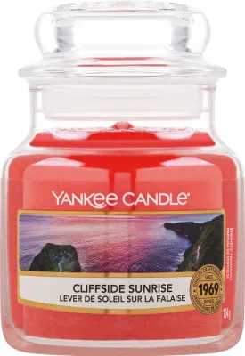 Yankee Candle Cliffside Sunrise / Ароматическая свеча в стекле, гибискус, нектарин и пралине, 411 г