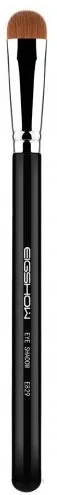 Кисть для теней Eigshow Beauty Eye Shadow E829 с коротким округлым ворсом