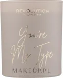 Makeup Revolution You're My Type / Ароматическая свеча из соевого воска, амбра, бергамот и сандал, 200 г — фото 1