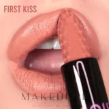 Помада для губ BPerfect Poutstar Soft Satin Lipstick сатиновая, кремовой текстуры, 3,5 г, оттенок First Kiss — фото 1