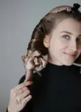 Набор для завивки волос Ecarla Curling Headband мягкая повязка резинка и 2 зажима классическое — фото 2