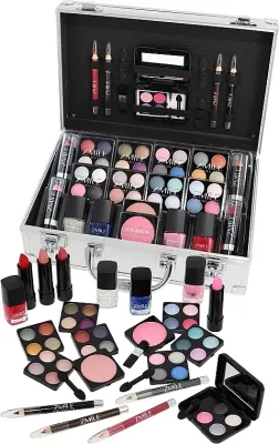 Палетка-набор для макияжа лица, глаз и губ Zmile Cosmetics Everybody's Darling Set