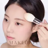 Кисть для контуринга Banila Co B. by Banila Contour Brush веганская из синтетического ворса — фото 3