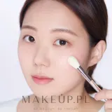 Кисть для хайлайтера Banila Co B. by Banila Highlighter Brush веганская из синтетического ворса — фото 2