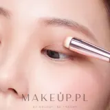 Кисть для деталей Banila Co B. by Banila Fingertip Brush веганская в форме подушечки пальца — фото 3