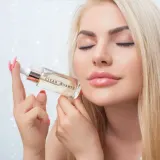 Набор Crystallove Clear Quartz 3D Limited Edition массажер для лица горного хрусталя и сыворотка 30 мл — фото 4