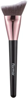 Кисть для контурирования Flormar с коротким плотным ворсом