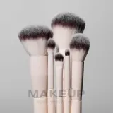 Набор кистей для макияжа Inglot 40 Years of Celebrating Your Beauty 6 шт. в чехле — фото 3