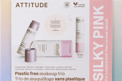 Набор для макияжа Attitude Oceanly Silky Pink Set хайлайтер, блеск и румяна в стиках, 8,5 г + 3,4 г + 8,5 г