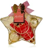 Набор Accentra Festive Winter Berry лосьон для рук и тела 50 мл бомбочки для ванны 2 шт по 40 г и мочалка люфа — фото 1