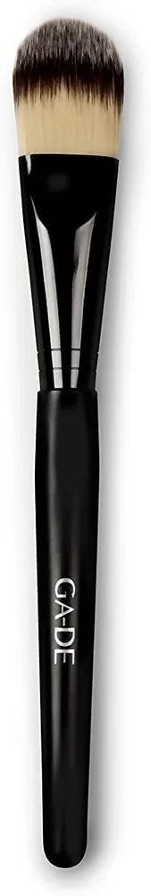 Кисть для тональной основы GA-DE Professional Foundation Brush с зауженным краем