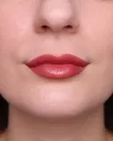 Набор для макияжа PuroBio Cosmetics Beauty Collision Box Phoenix помада-карандаш оттенок 505 2.9 г и кремовый хайлайтер 5 г — фото 4