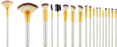 Набор кистей для макияжа с молочным футляром Beauty Design из 18 предметов