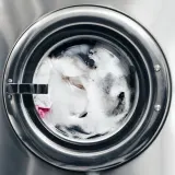 Ароматическая свеча Byredo Coin Laundry, 240 г — фото 3