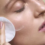 Обновляющий тоник-молочко для лица Omorovicza Acid Milk, 100 мл — фото 7