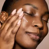 Макияж для лица - Крем-гель "Сияние кожи" Fenty Beauty Grip Trip — фото 3