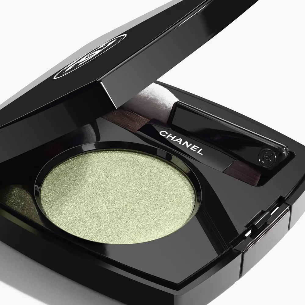 Многофункциональные стойкие тени для век Chanel OMBRE ESSENTIELLE, оттенок 226 Rouge Cosmos