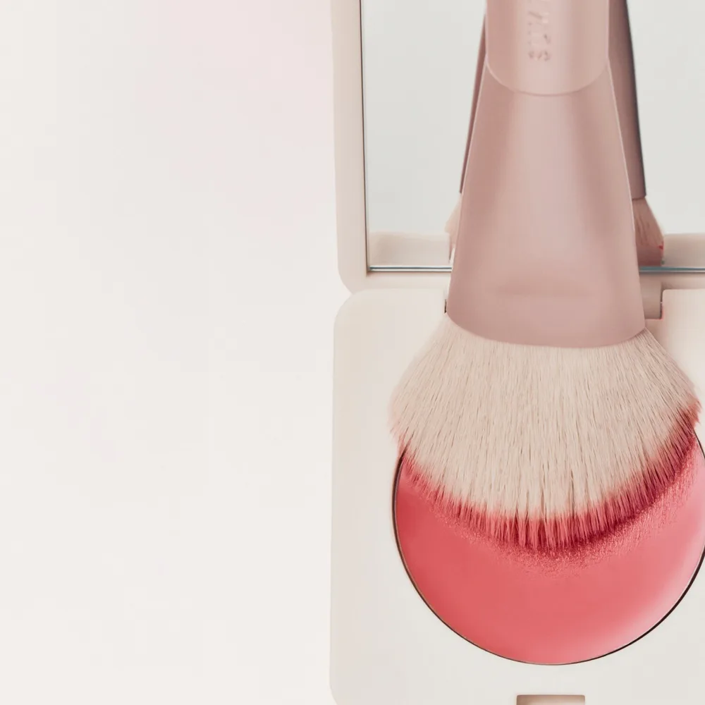 Кисть для румян Summer Fridays The Blush Brush, 46 г