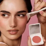 Кисть для румян Summer Fridays The Blush Brush, 46 г — фото 4