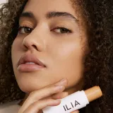 Тональный карандаш ILIA Skin Rewind Complexion Stick, 10 г, оттенок 16N Madrone — фото 3