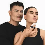 Пудра в компактной упаковке Makeup By Mario SurrealSkin Soft Blur Setting Powder, 15 г, оттенок 1 - Fair Pink — фото 3