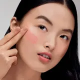 Estee Lauder Futurist Blushmaker Dewy Cheek Tint жидкие румяна-тинт 10 мл, оттенок Meet Cute — фото 3
