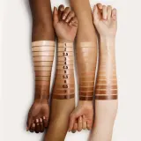 Румяна в жидкой форме Charlotte Tilbury Hollywood Flawless Filter, 30 мл, оттенок 4.5 Medium — фото 4
