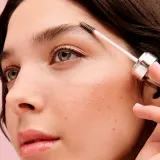 Гибкая восковая краска для бровей Benefit Cosmetics Fluff Up Brow Wax — фото 1