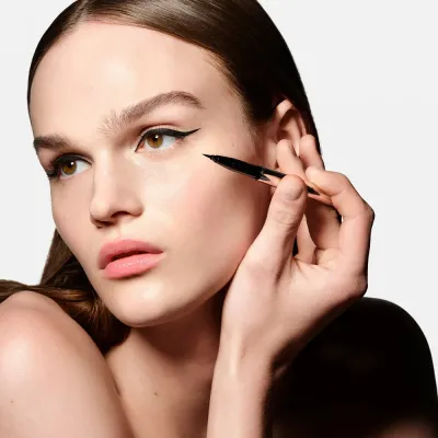Эйлайнер в жидкой форме Haus Labs By Lady Gaga Clear Cut Liquid Eyeliner, 0.5 мл