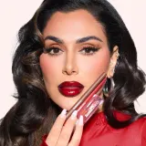 Карандаш для губ Huda Beauty Lip Contour Lip Stain, 1 мл, оттенок Rich Brown — фото 4