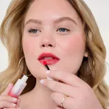 Увлажняющий блестящий тинт для губ Benefit Cosmetics Splashtint, 6 мл, оттенок N°21 Summer Fling — фото 1